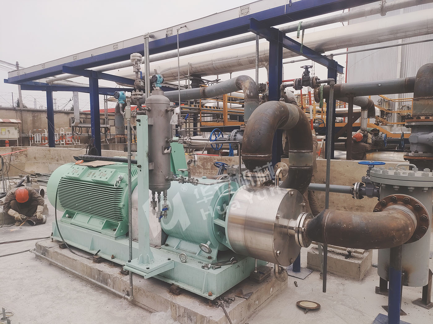 我司為某石化集團定制的大型乳化泵使用現(xiàn)場